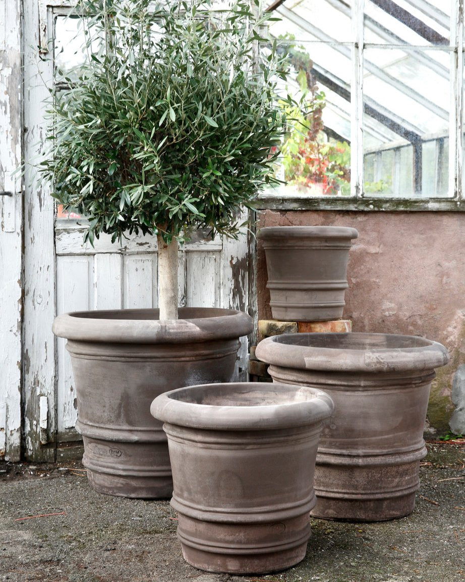 files/BergsPotterLuccaOutdoorGrey4.jpg